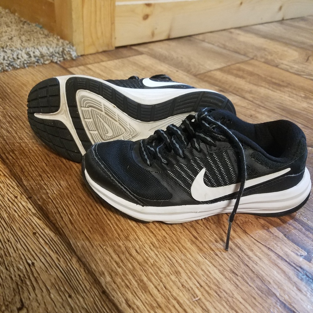 boys nikes